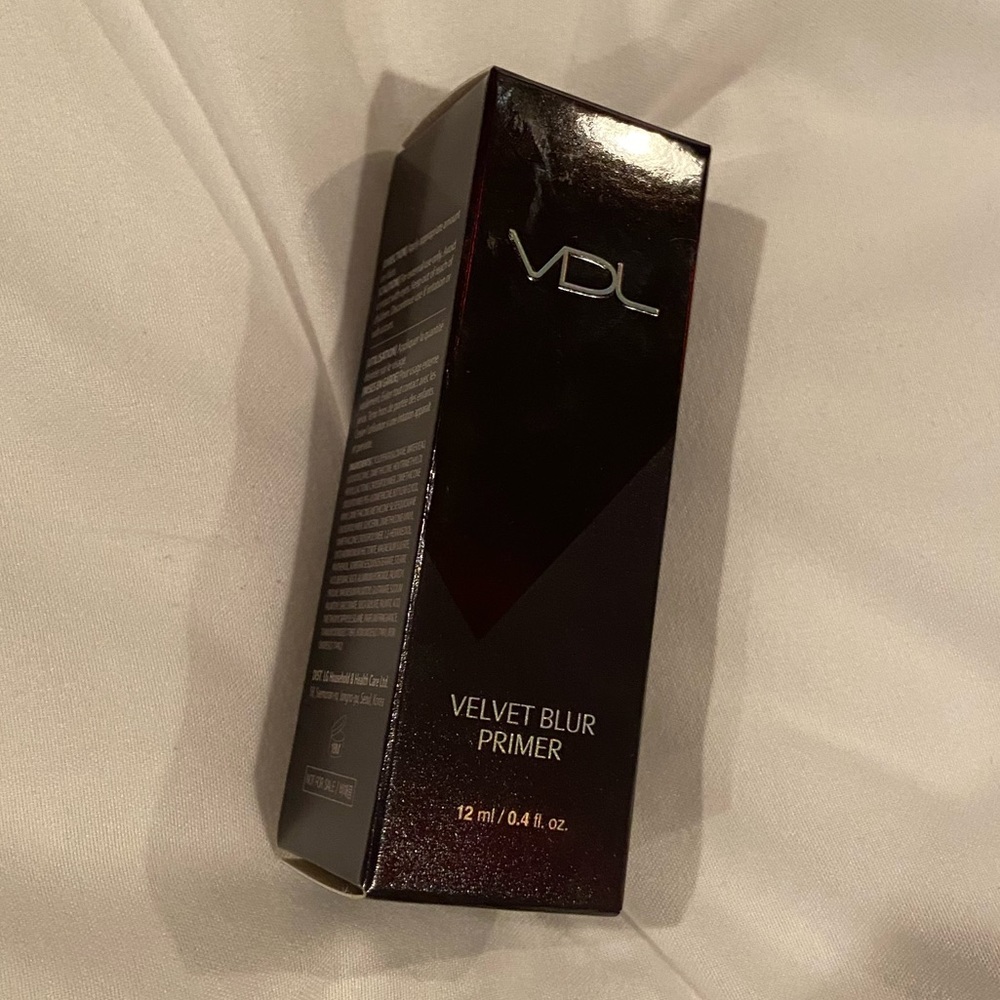 VDL Velvet Blur Primer